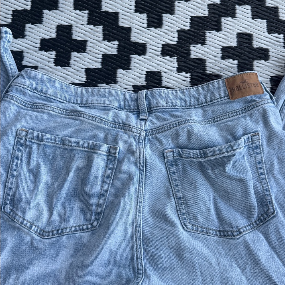 HOLLISTER “Curvy Ultra High Rise” Mom Jeans - 16L - Picture 6 of 15